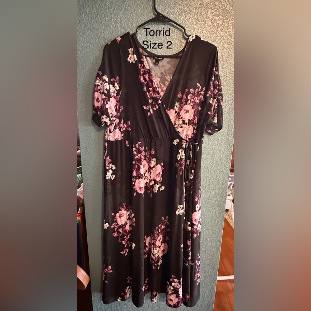 Torrid Size 2 Black Floral Dress